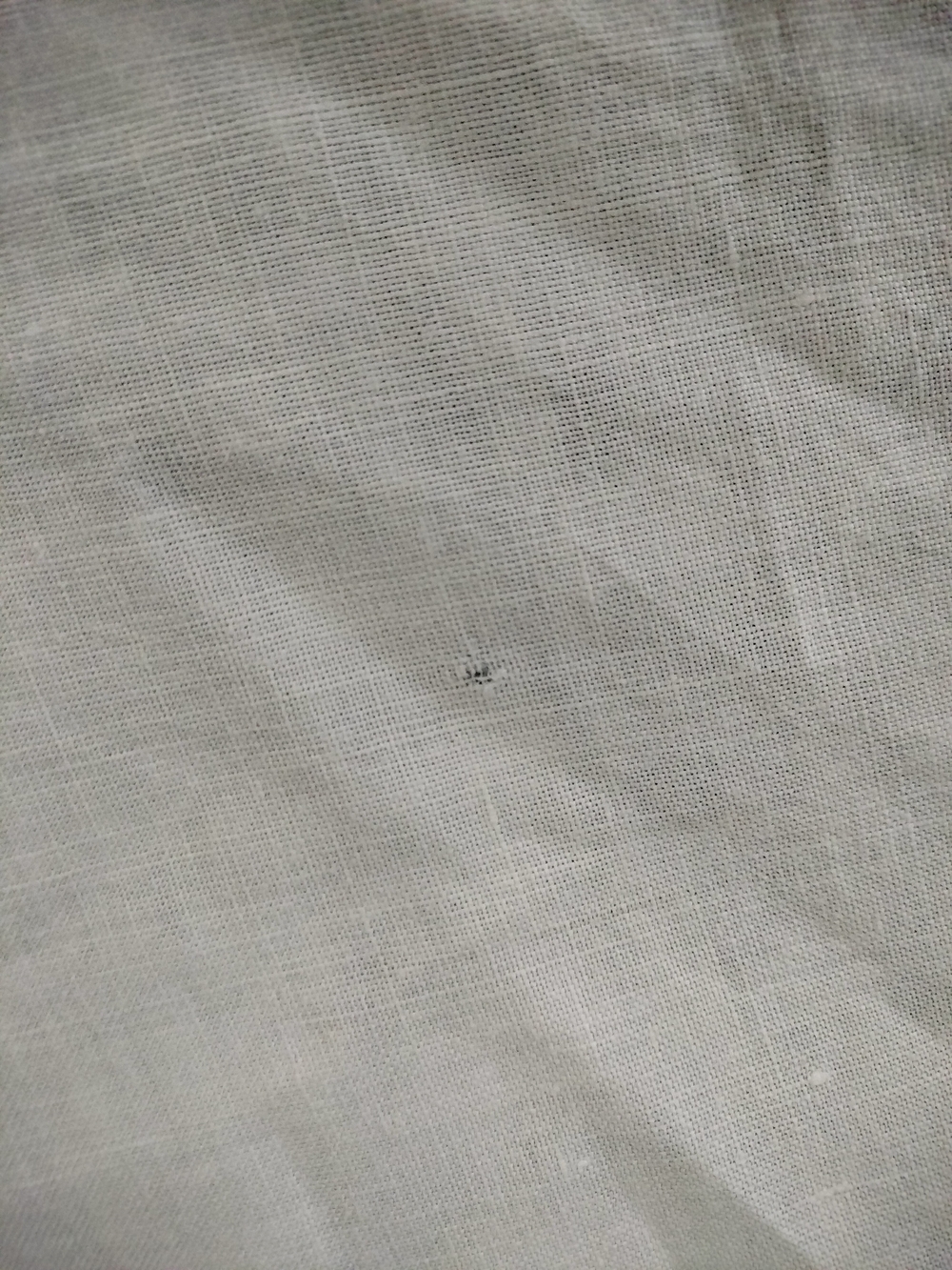 White Cotton Embroidered Tablecloth with  Blue Motif - Picture 5 of 5